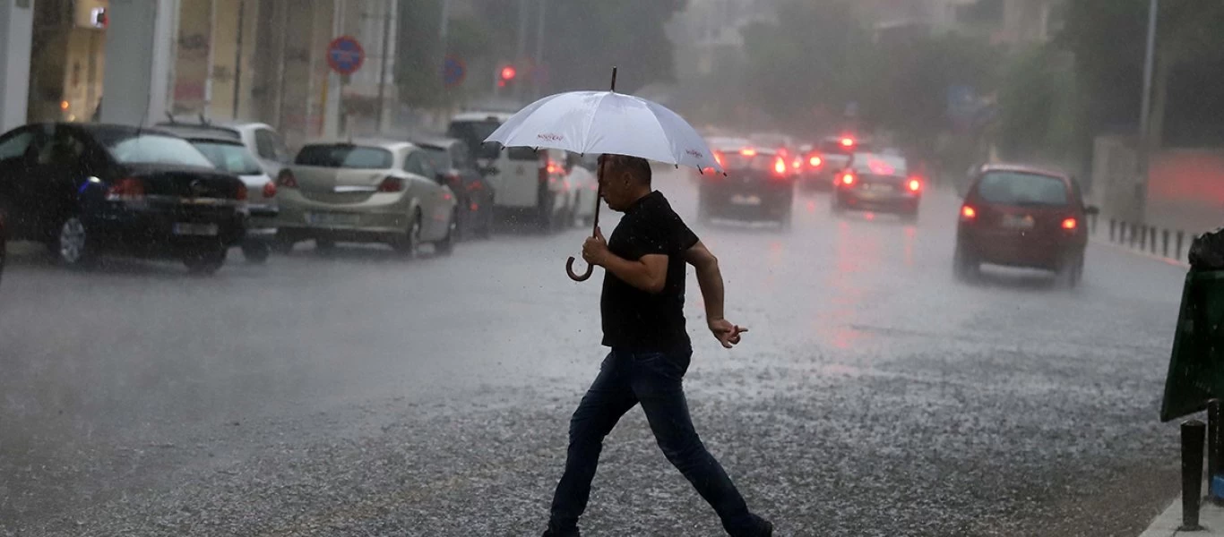 Ραγδαία επιδείνωση καιρού: Σφοδρές καταιγίδες και χαλάζι - Αναλυτικά η πρόγνωση